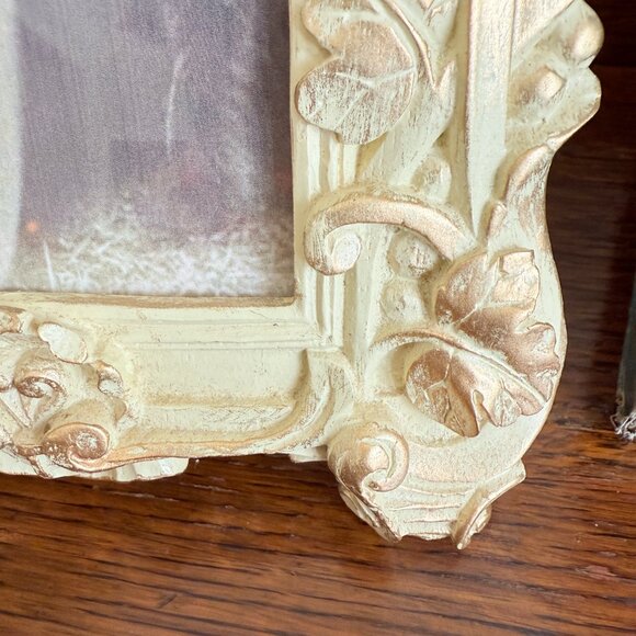 Vintage Ornate Cream and Gold Frame with Black cat - Picture 6 of 10
